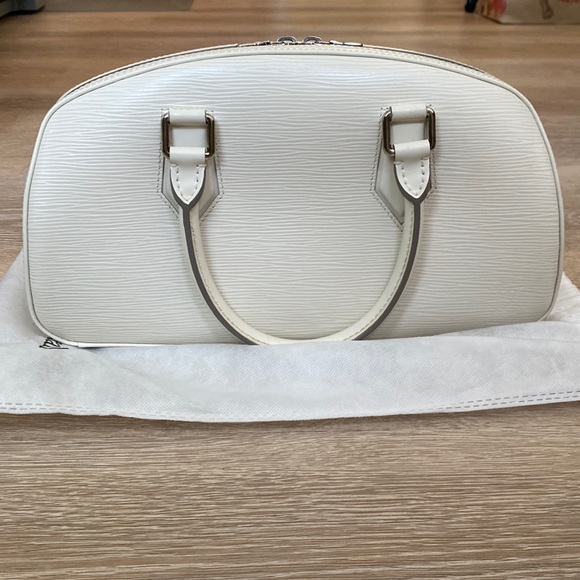 Louis Vuitton Handbags - Authentic Louis Vuitton Jasmin Epi Satchel